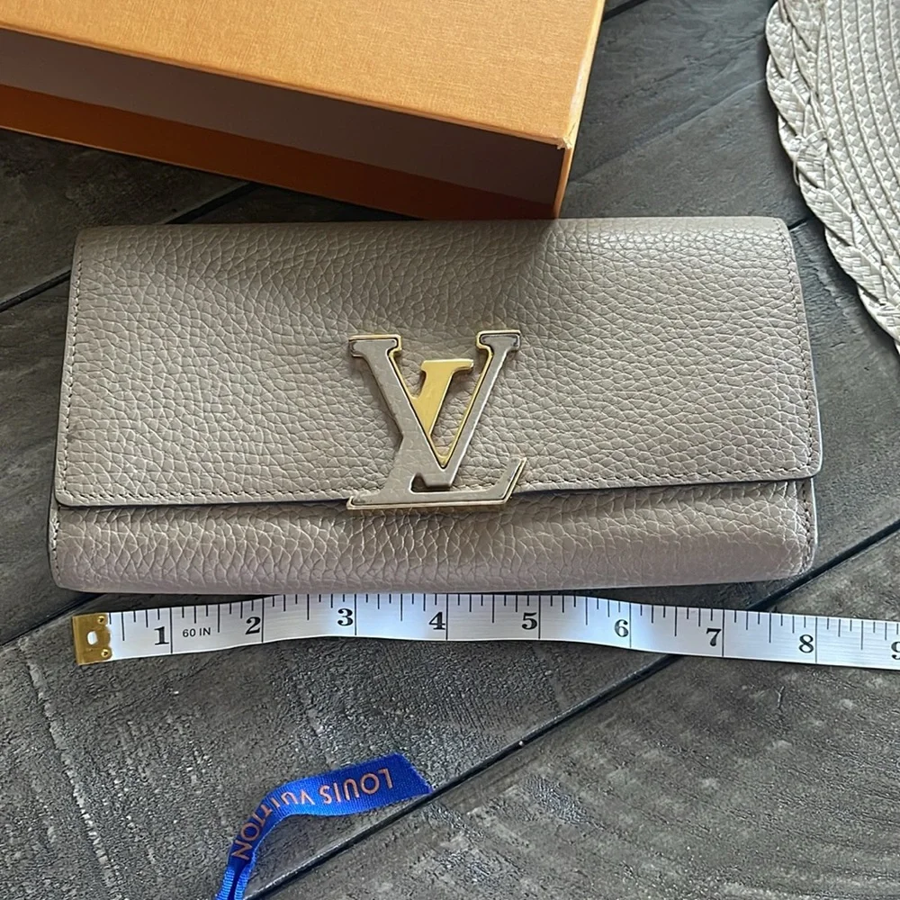 Louis Vuitton Capucines Wallet